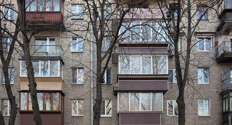 Киевлян хотят заставить демонтировать стекление балконов - источник