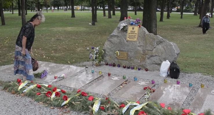 Десантники не умирают: в Днепропетровске почтили память погибших под Иловайском