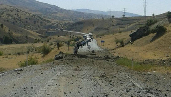 В Стамбуле неизвестные взорвали гранату и открыли стрельбу