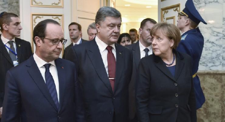 Сегодня Порошенко, Меркель и Олланд проведут переговоры в Берлине