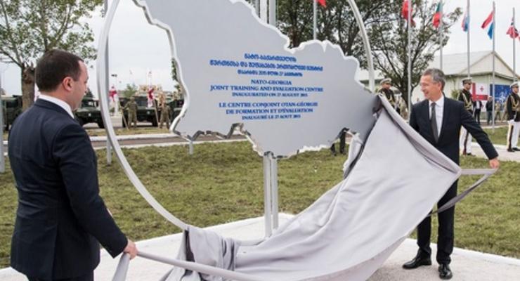 НАТО открыл учебный центр в Грузии