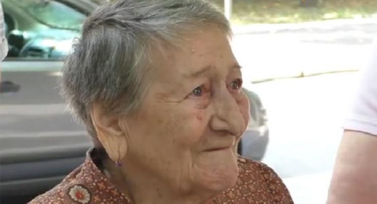 Бабушка передала бойцам АТО 2 тысячи евро