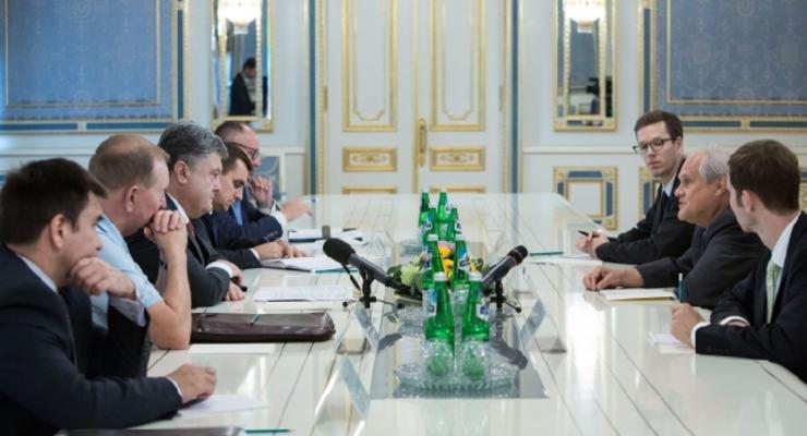 Боевики должны отказаться от незаконных выборов - Порошенко