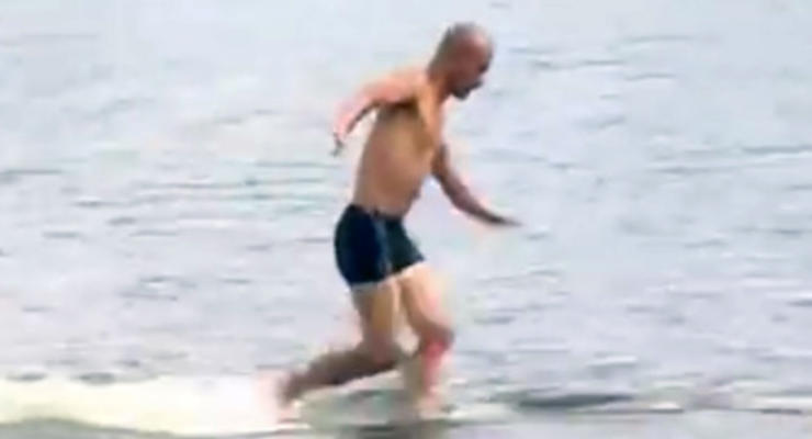 Шаолиньский монах установил рекорд в "беге по воде"