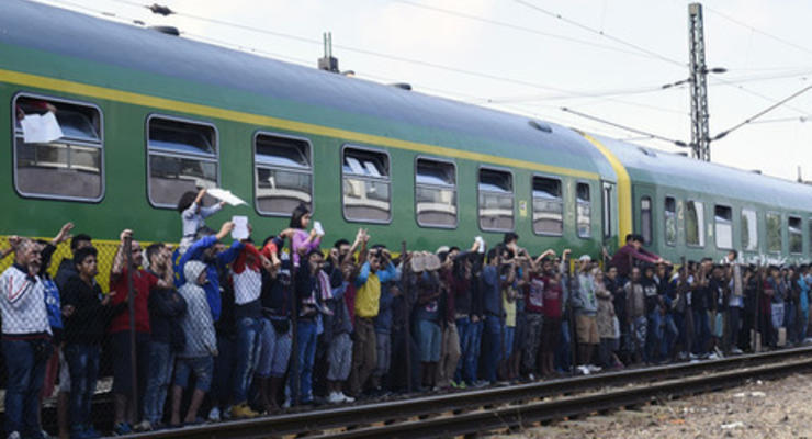 Мигранты из Сирии отказались покидать венгерский поезд