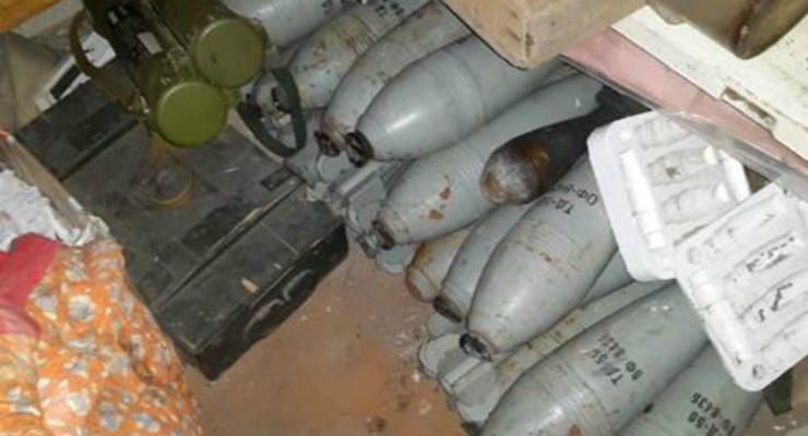 В Донецкой области найден тайник с боеприпасами ДНР: фото, видео