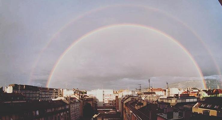 В Киеве через все небо раскинулась радуга