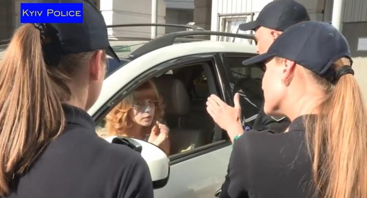 Жительница Донецка угрожала киевским полицейским