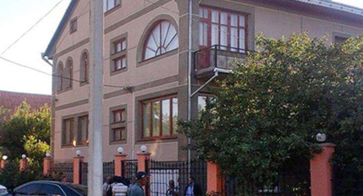 Дом Джемилева в Бахчисарае окружили "самообороновцы"
