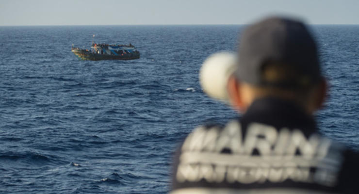 Минимум 13 беженцев утонули у берегов Турции