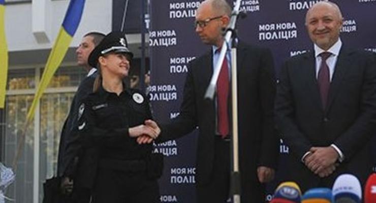 Яценюк: По Украине конкурс в новую полицию &ndash; 20 человек на место