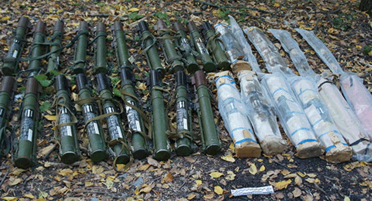 На Луганщине найден защищенный растяжкой тайник боевиков