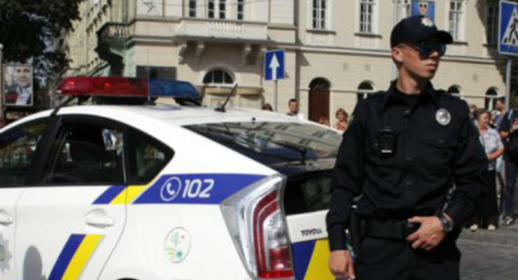 Во Львове участник массовой драки укусил полицейского