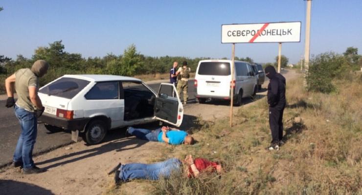 На Луганщине двое правоохранителей попались на взятке