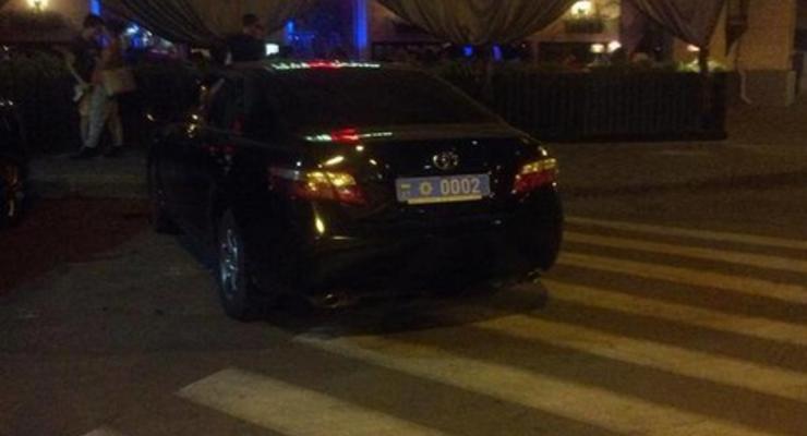 В Харькове полицейские выписали штраф водителю автомобиля с милицейскими номерами