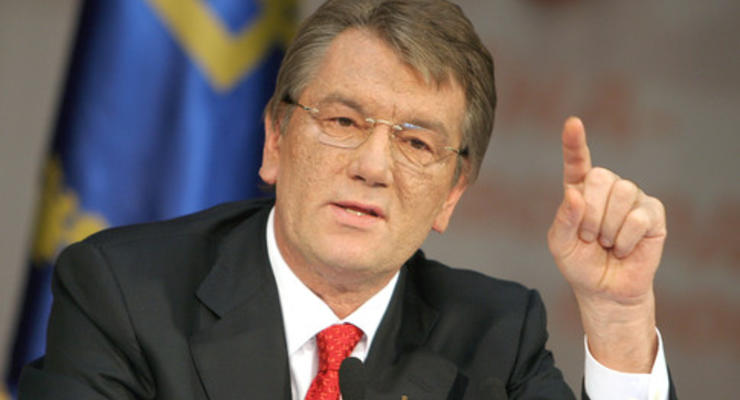 Ющенко считает финансовую помощь мира Украине мизерной и обидной