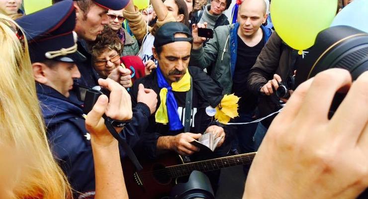 На Марше мира в Санкт-Петербурге спели украинскую песню