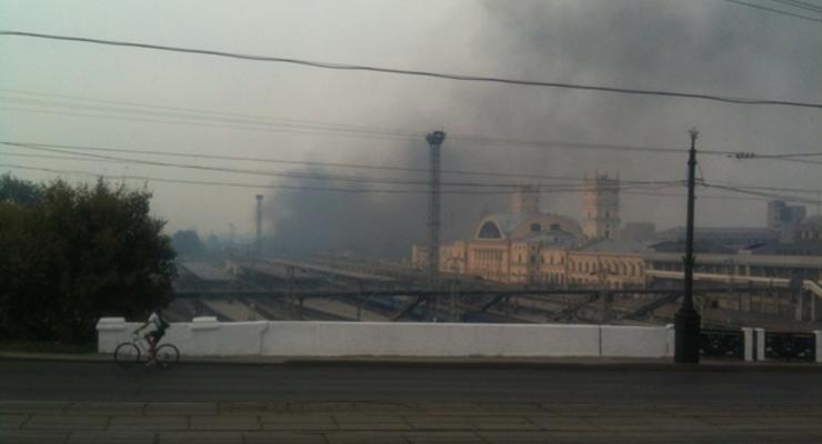 Харьков оказался в дыму из-за пожара на вокзале