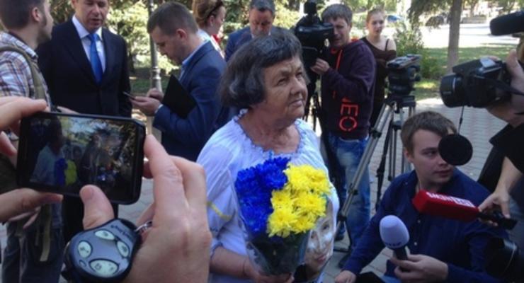 В Донецкий горсуд Ростовской области приехала мама Савченко