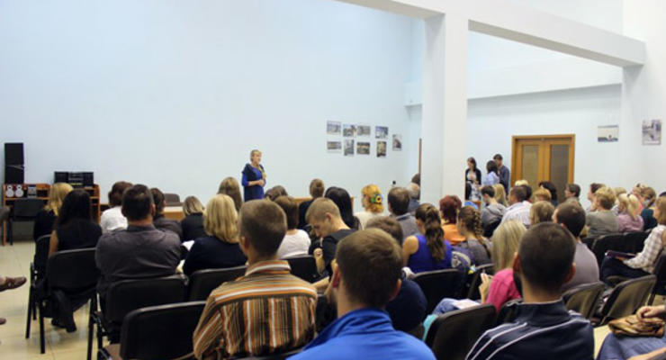 Чиновники Кабмина записались на бесплатные курсы украинского языка