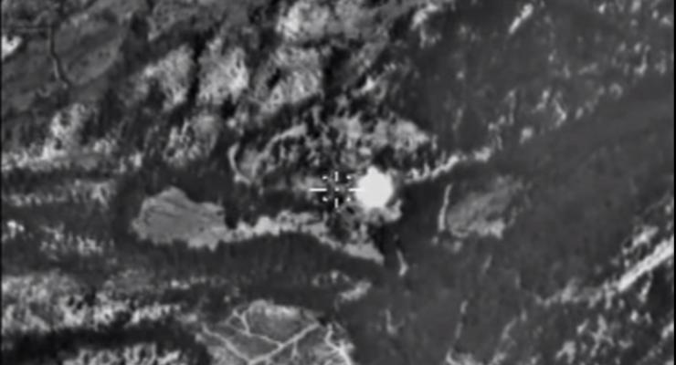 Россия продолжает бомбить Сирию: Минобороны РФ показало видео очередных авиаударов