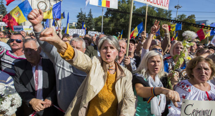 Протесты в Кишиневе: митинг завершился, участники требуют провести референдум по избранию президента