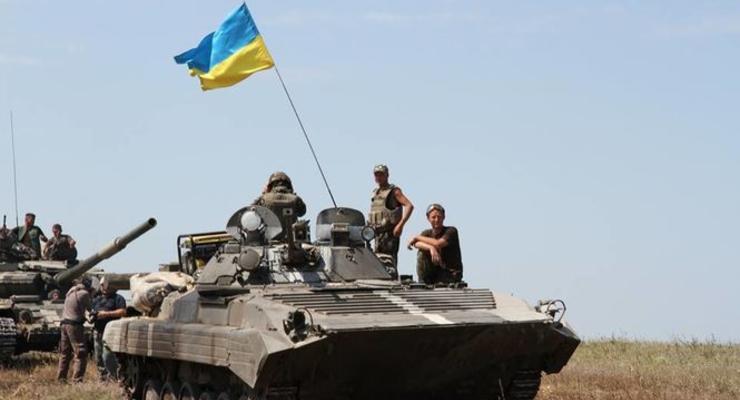 Обнародовано видео отвода танков в Луганской области