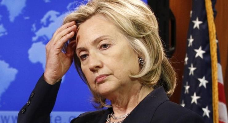 В США политтехнолог издал книгу о том, что Хиллари Клинтон избивает мужа