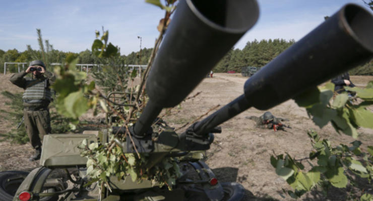 Тымчук: Боевики на Донбассе прячут танки в лесополосах и строят укрепления