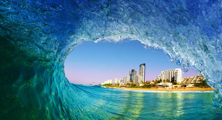 По волнам: фотограф показал величие океана в серии красочных снимков