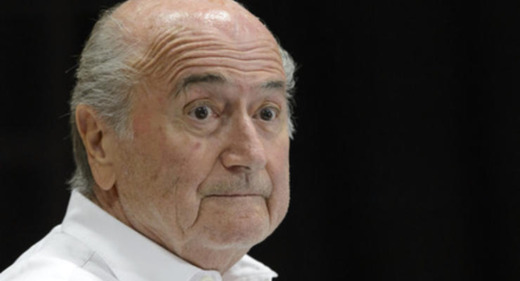 СМИ: Блаттер отстранен от должности президента ФИФА