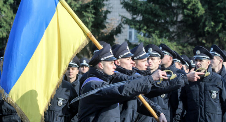 Полицейские Киева получили офицерские погоны