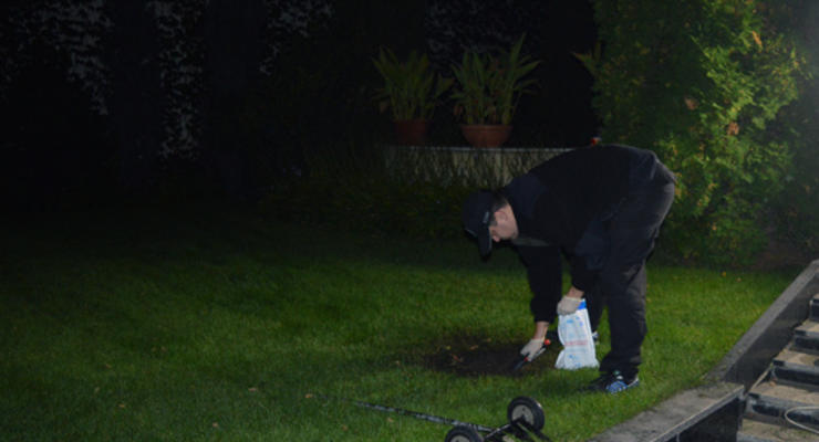 Взрыв гранаты во дворе дома Кивалова расследуют как хулиганство