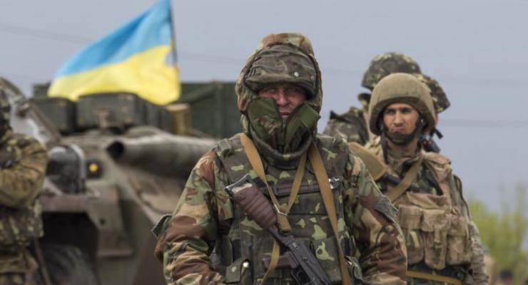 Порошенко: Надо перестать шельмовать украинскую армию
