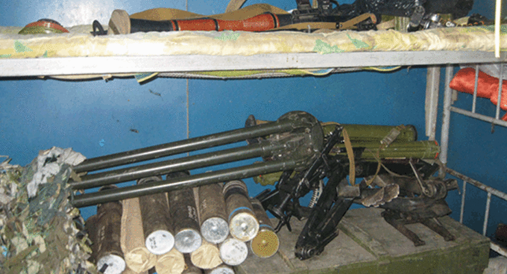 В Луганской области правоохранители обнаружили тайники с оружием, боеприпасами и взрывчаткой