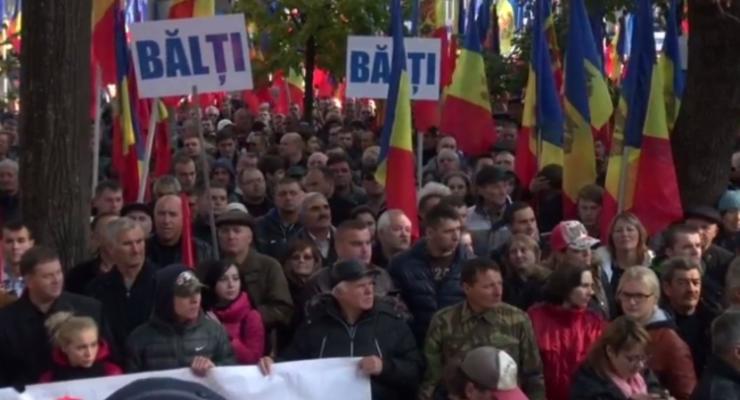 В Молдове начался многотысячный митинг оппозиции