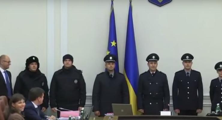 Кабмин представил зимнюю униформу патрульной полиции