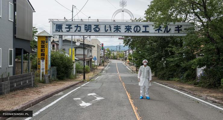 Брошенные машины и пустые супермаркеты: фотограф показал снимки из мертвой Фукусимы