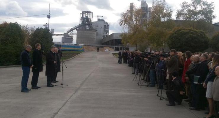 Порошенко заявил о возвращении Украины на оккупированный Донбасс