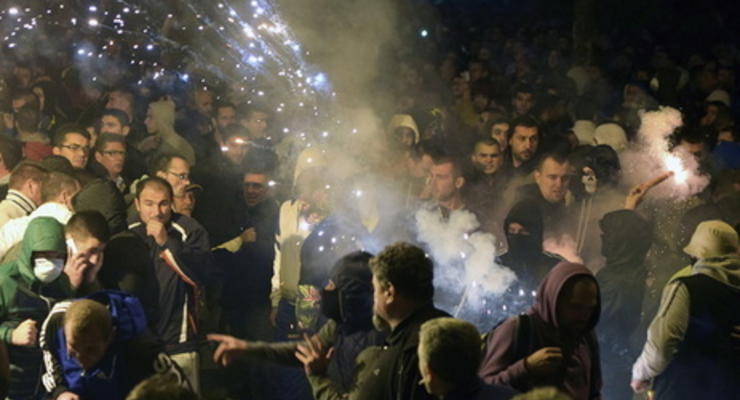 Премьер-министр Черногории Джуканович винит в беспорядках в столице страны Сербию и Россию