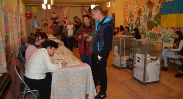 КИУ отметил демократический характер местных выборов в Украине