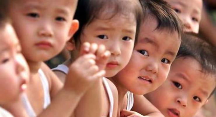 Китайцам разрешат иметь по два ребенка - Reuters