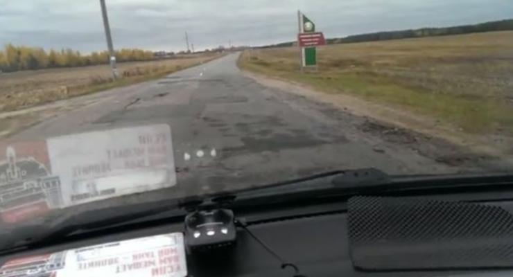 Водитель за минуту показал разницу дорог в России и Беларуси