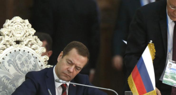 Россия вводит экономические санкции против Украины - Медведев