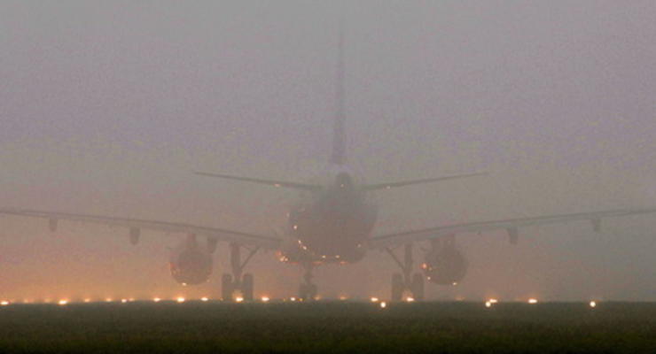 В Великобритании отменяют авиарейсы из-за густого тумана