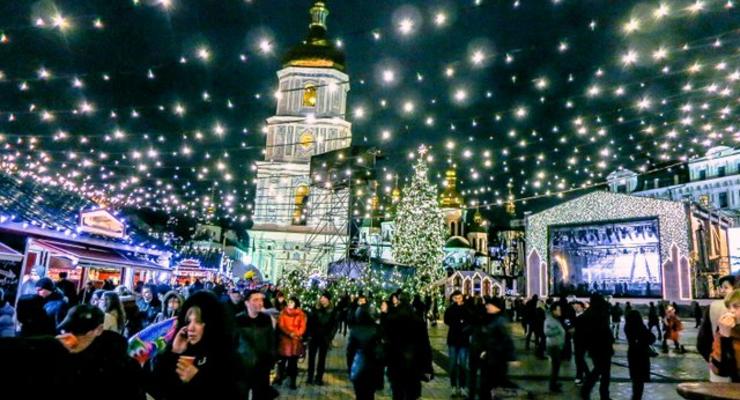 Елка на Софийской площади, горка на ВДНХ и Европа на Почтовой: как отпразднуют Новый год в Киеве