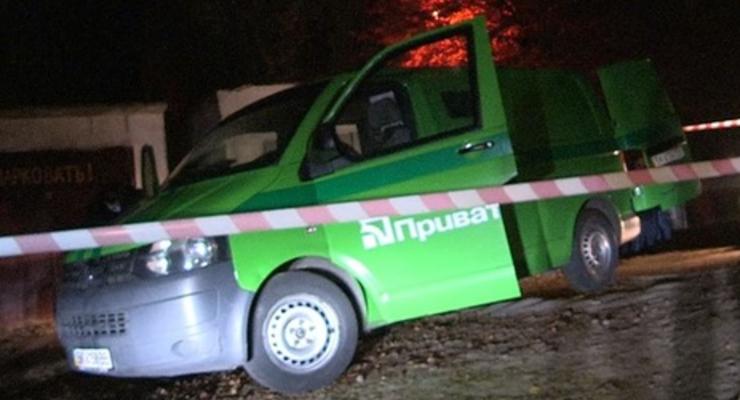 В Киеве двое неизвестных ограбили инкассаторский автомобиль