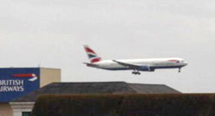 Рейс British Airways в Афины вернулся в Лондон из-за утечки топлива