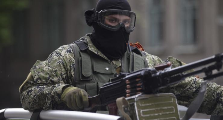 Боевики стягивают тяжелую бронетехнику в Донецк - ИС