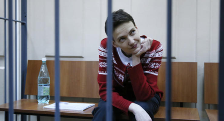 Савченко в суде переводит свою книгу на русский язык